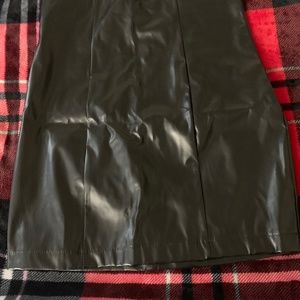Faux leather sklrt